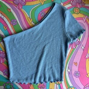 one shoulder crop top 🩵